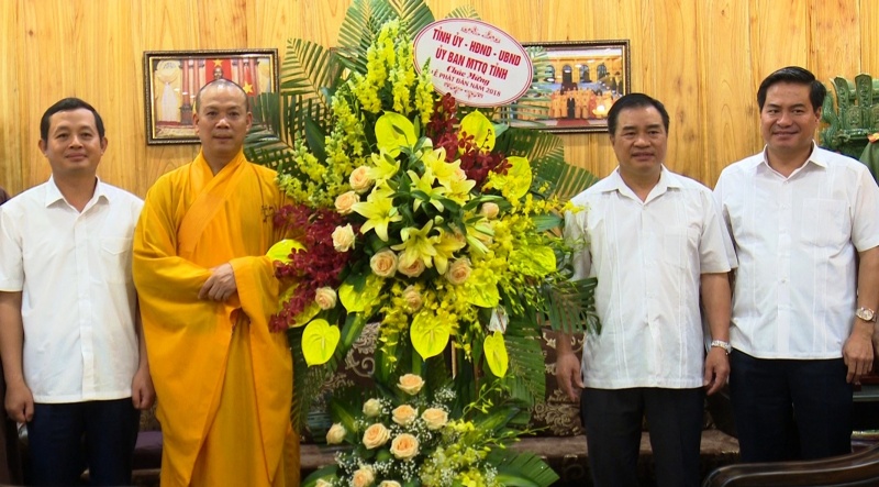 Lãnh đạo tỉnh chúc mừng Lễ Phật đản năm 2018