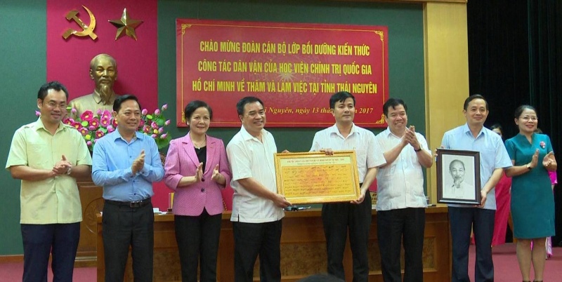 Đoàn Học viện Chính trị Quốc gia Hồ Chí Minh làm việc tại Thái Nguyên