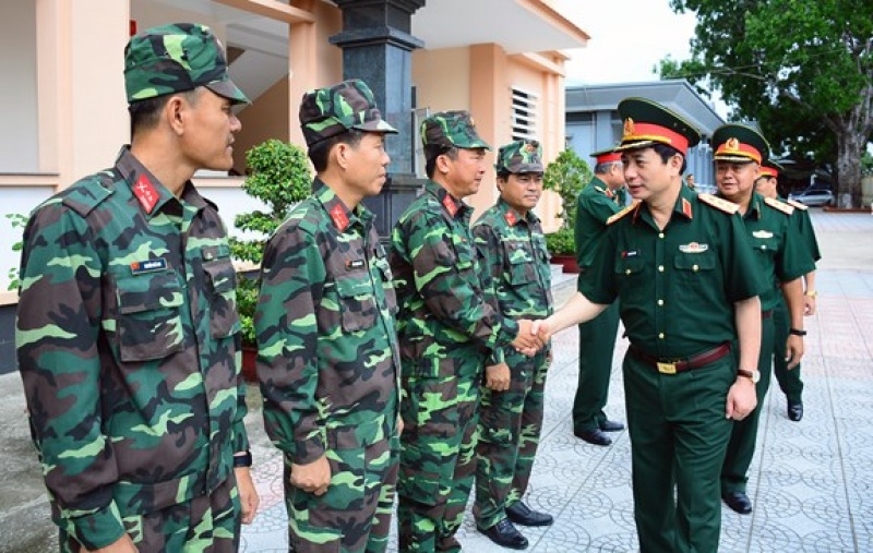 Thượng tướng Phan Văn Giang kiểm tra một số đơn vị phía Nam