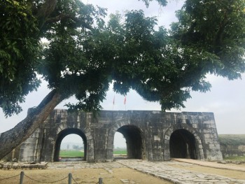 Thanh Hóa: Khai quật khảo cổ tường thành công trình kiến trúc “độc nhất vô nhị” tại Việt Nam