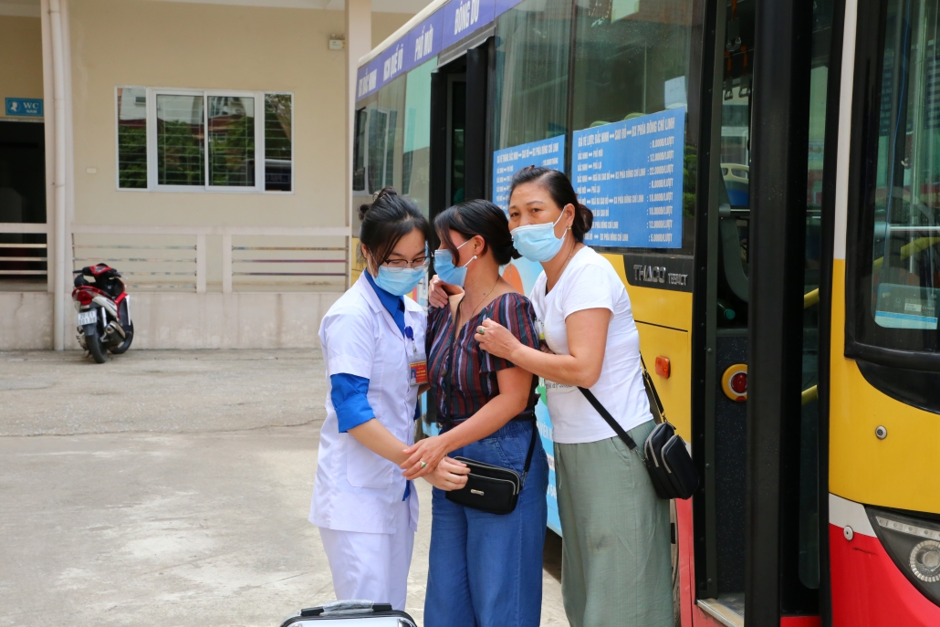 [Photo] Tâm sự nữ sinh tình nguyện lên đường tới tâm dịch Bắc Ninh