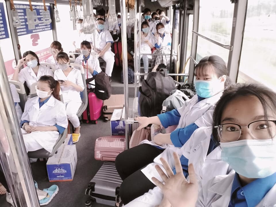 [Photo] Tâm sự nữ sinh tình nguyện lên đường tới tâm dịch Bắc Ninh