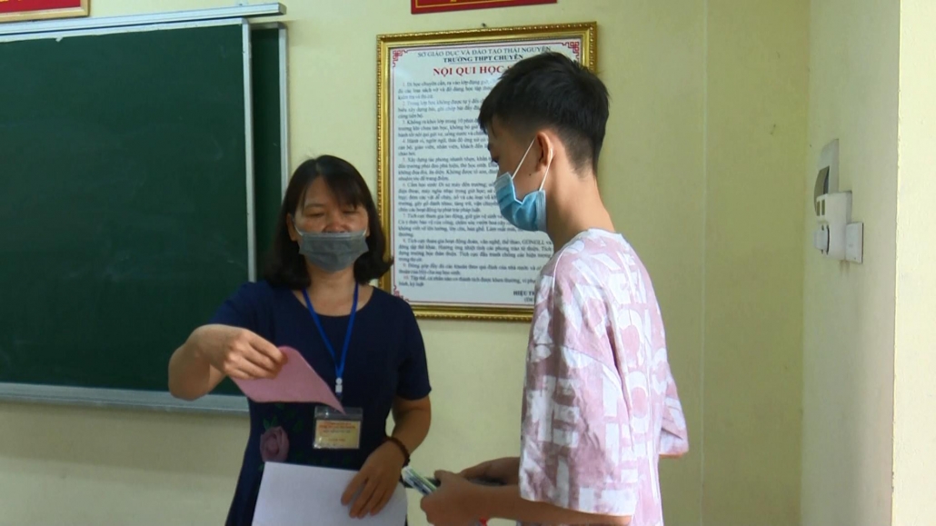Kỳ thi tuyển sinh lớp 10 Trường THPT Chuyên Thái Nguyên diễn ra an toàn, nghiêm túc