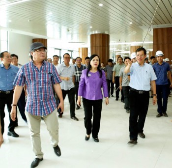 Bộ trưởng Bộ Y tế thị sát cơ sở 2 của Bệnh viện Việt Đức và Bạch Mai
