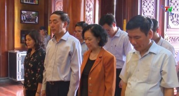Trưởng Ban Dân vận Trung ương thăm, tặng quà tại tỉnh Thái Nguyên