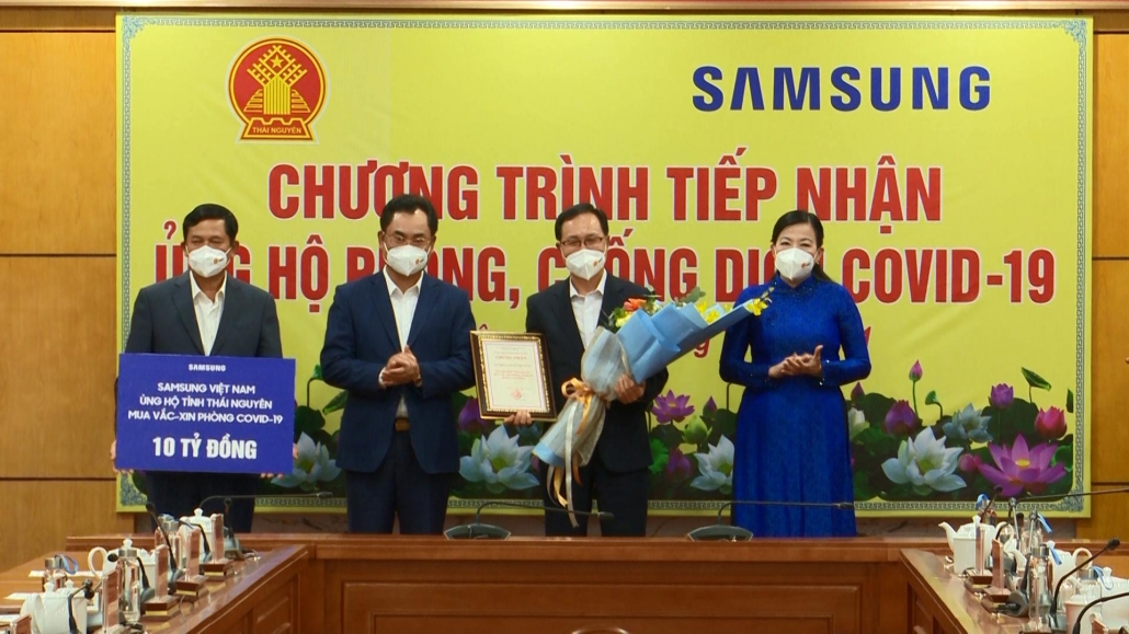 Samsung Việt Nam ủng hộ gần 11 tỷ đồng cho công tác phòng, chống dịch COVID-19