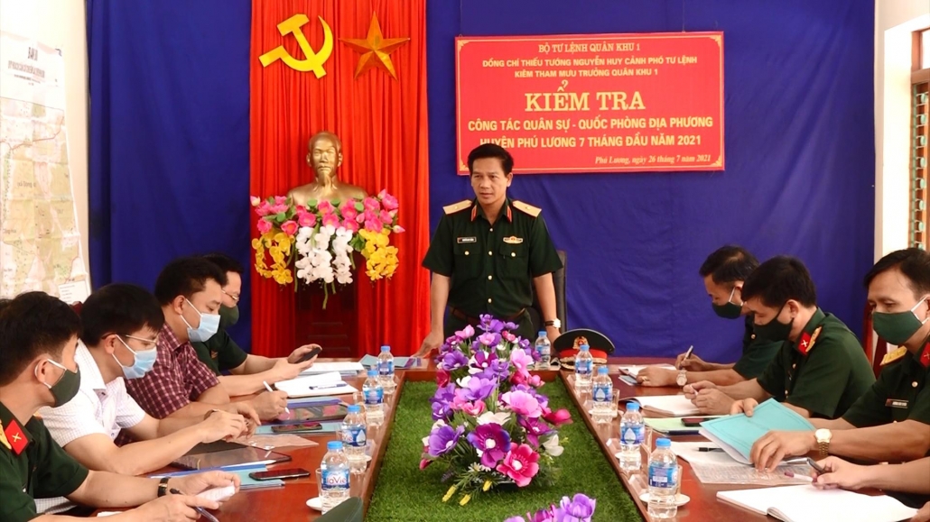 Kiểm tra công tác quốc phòng, quân sự địa phương tại huyện Phú Lương