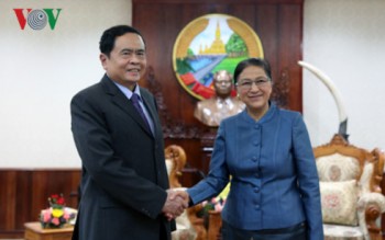 Chủ tịch Quốc hội Lào tiếp Chủ tịch Ủy ban Trung ương MTTQ Việt Nam