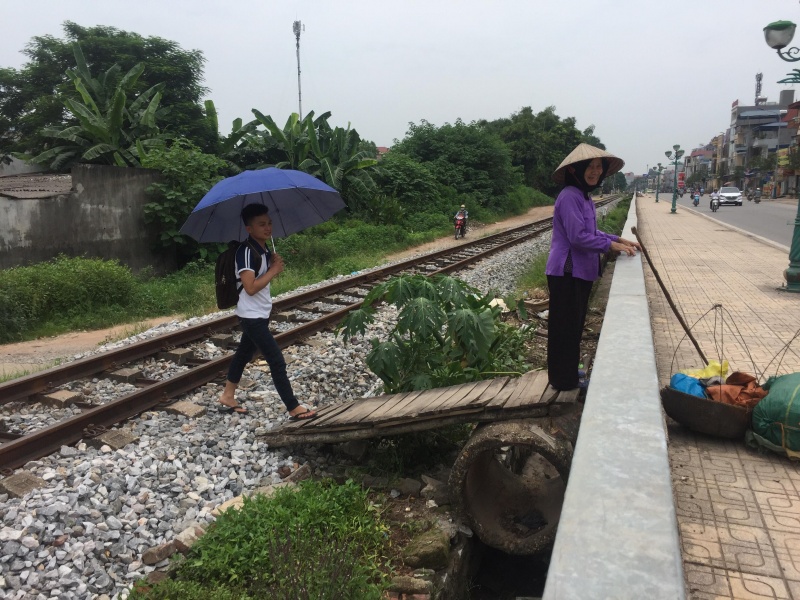 xuat hien nhieu vi pham hanh lang an toan giao thong duong sat