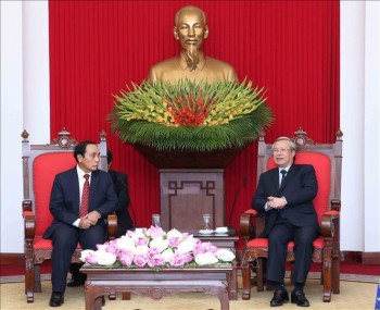 Tiếp tục vun đắp quan hệ đoàn kết đặc biệt Việt Nam - Lào