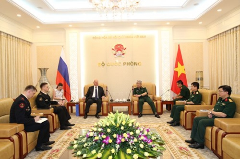 Thượng tướng Nguyễn Chí Vịnh tiếp Đại sứ LB Nga và Thứ trưởng Quốc phòng Philippines
