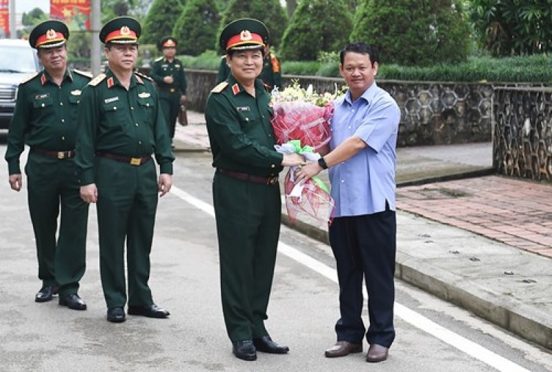 Bộ trưởng Ngô Xuân Lịch thăm và làm việc tại tỉnh Lào Cai