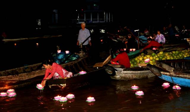 can tho den phong dien di cho noi thuong thuc dac san