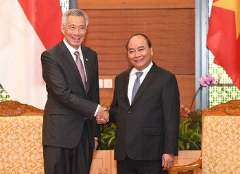 Thủ tướng Nguyễn Xuân Phúc gặp song phương Thủ tướng Singapore