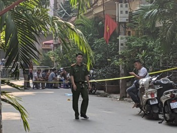 Hà Nội: Án mạng kinh hoàng sáng sớm, ít nhất hai nữ sinh thiệt mạng