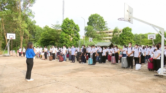 Đón đoàn tình nguyện viên y tế trở về từ TP Hồ Chí Minh