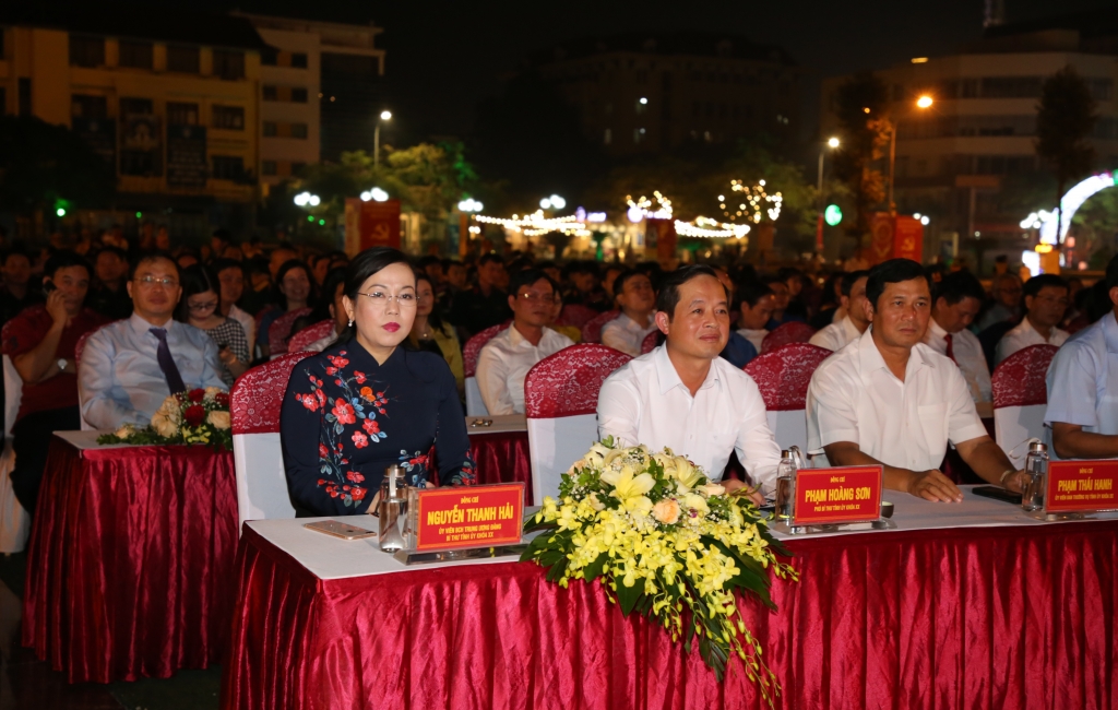 [Photo] Chương trình nghệ thuật chào mừng thành công Đại hội đại biểu Đảng bộ tỉnh Thái Nguyên lần thứ XX