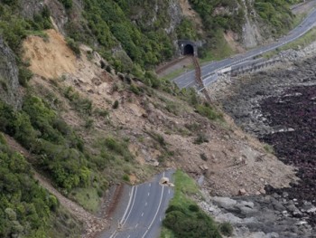 New Zealand nỗ lực tiếp cận các khu vực bị cô lập sau động đất