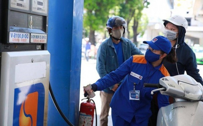 Giá xăng dầu đồng loạt giảm