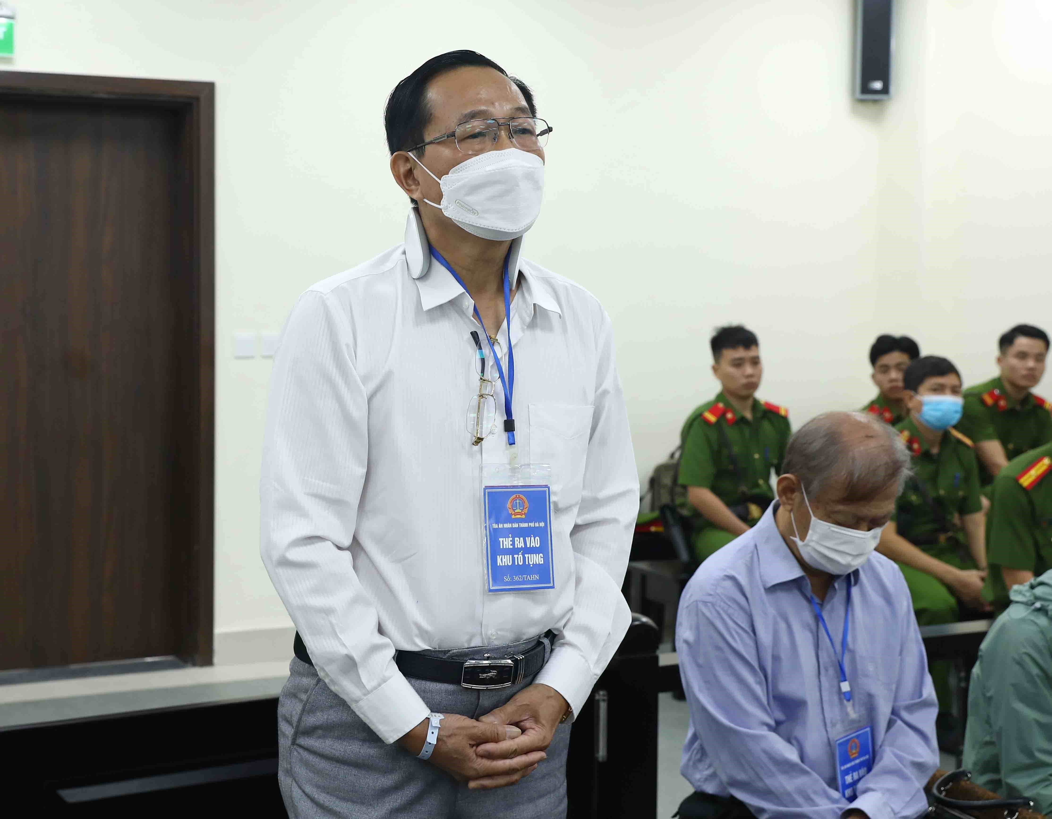 Xét xử cựu Thứ trưởng Bộ Y tế Cao Minh Quang: Hợp thức hóa hồ sơ, biển thủ 3,8 triệu USD của Nhà nước