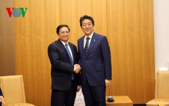 Thủ tướng Nhật Bản Abe tiếp ông Phạm Minh Chính