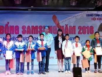 200 học sinh nghèo vượt khó học giỏi được nhận học bổng Sam Sung
