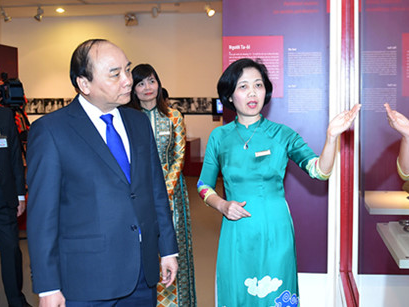 Thủ tướng Nguyễn Xuân Phúc thăm Bảo tàng Phụ nữ Việt Nam