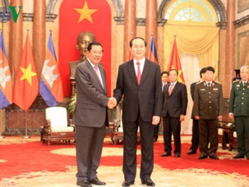 Chủ tịch nước Trần Đại Quang tiếp Thủ tướng Campuchia Hun Sen
