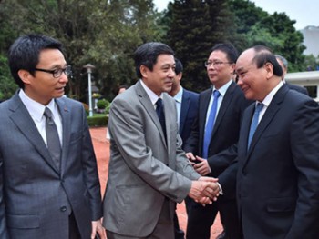 Thủ tướng: Không để trí tuệ và khoa học Việt Nam thua trên sân nhà