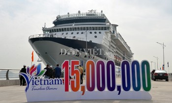 Tàu 5 sao "khủng" đưa vị khách quốc tế thứ 15 triệu đến Việt Nam