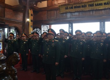 Đoàn công tác Quân ủy Trung ương, Bộ Quốc phòng hành quân về nguồn, tri ân tại Định Hóa, Thái Nguyên