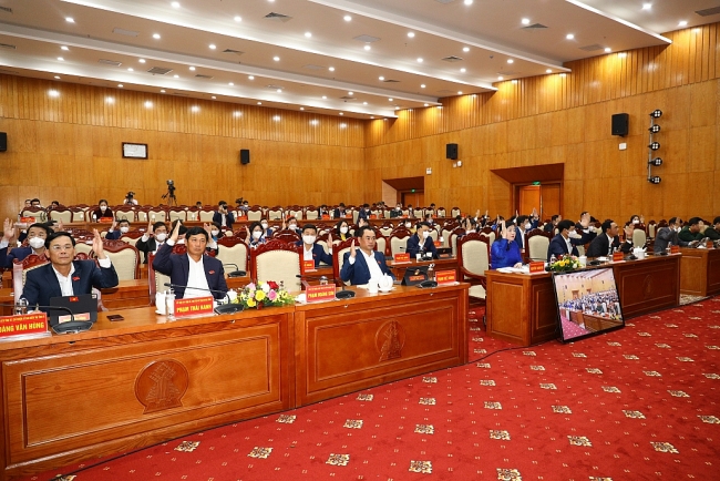 [Photo] HĐND tỉnh nhất trí cao thông qua 38 Nghị quyết trình tại kỳ họp