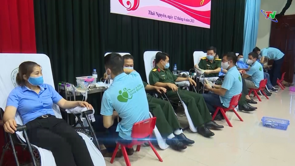 Nhà máy Z115 hơn 500 người tham gia hiến máu tình nguyện