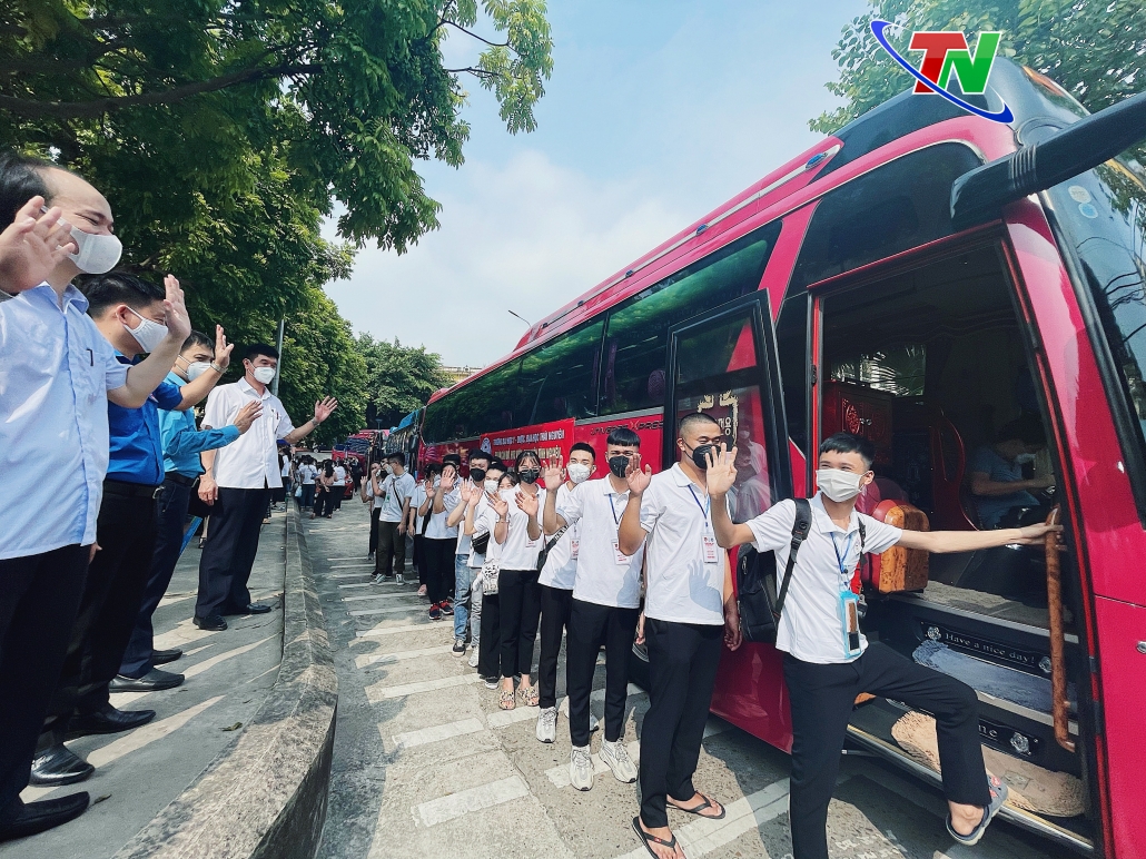 [Photo] 301 tình nguyện viên Trường Đại học Y - Dược Thái Nguyên lên đường chi viện cho TP Hồ Chí Minh