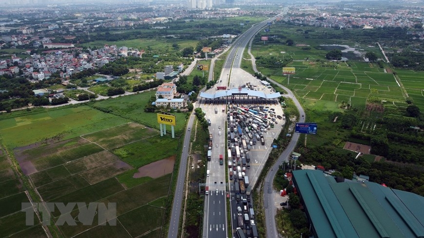 Hình ảnh ôtô xếp hàng dài cả km tại cửa ngõ phía Nam Thủ đô