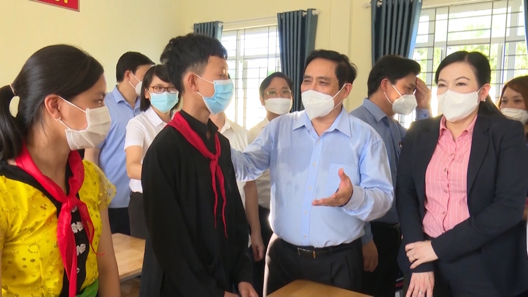Thủ tướng chính phủ thăm, động viên một số trường học trên địa bàn tỉnh Thái Nguyên