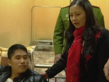 Lãnh đạo Thành phố Thái Nguyên thăm, động viên chiến sỹ Cảnh sát bị thương khi làm nhiệm vụ