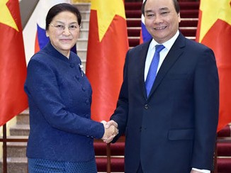 Thủ tướng chúc mừng Chủ tịch QH Lào nhân ngày Quốc tế Phụ nữ