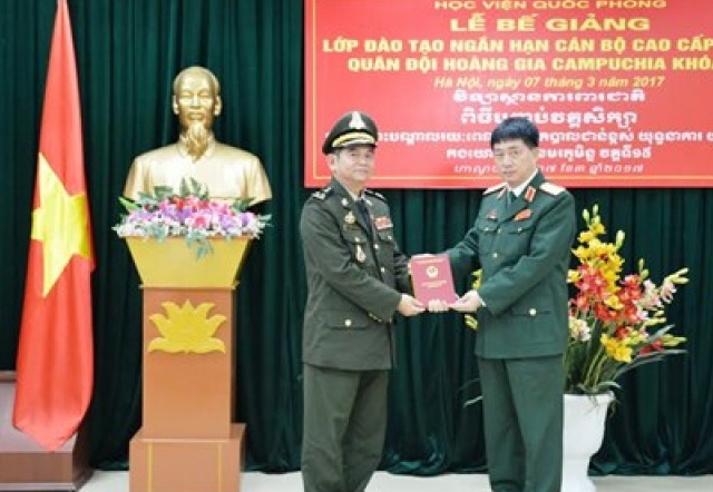 Học viện Quốc phòng bế giảng và trao chứng nhận tốt nghiệp cho cán bộ cao cấp Quân đội Hoàng gia Cam-pu-chia