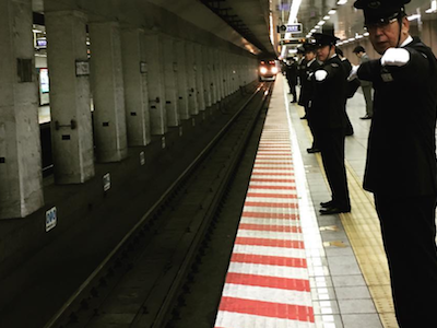9 điều về tàu điện ngầm Tokyo khiến du khách nước ngoài ghen tỵ