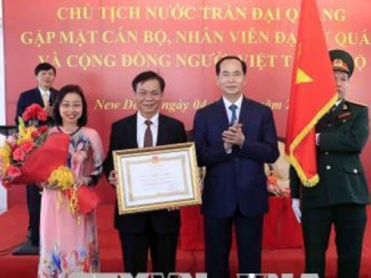 Trao Huân chương Lao động hạng Nhì cho Đại sứ quán Việt Nam tại Ấn Độ