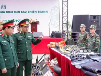 Khởi động Dự án “Việt Nam - Hàn Quốc hợp tác khắc phục hậu quả bom mìn sau chiến tranh”.