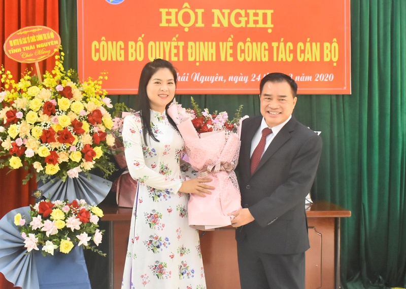 hoi nghi cong bo quyet dinh ve cong tac can bo