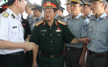 Phó Chủ tịch Quốc hội Đỗ Bá Tỵ làm việc với Bộ Tư lệnh Vùng 3 Hải quân