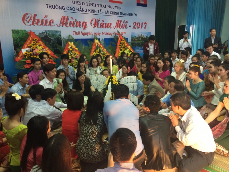 Trường Cao đẳng kinh tế tài chính Thái Nguyên: tổ chức vui Tết cổ truyền  cho các lưu học sinh