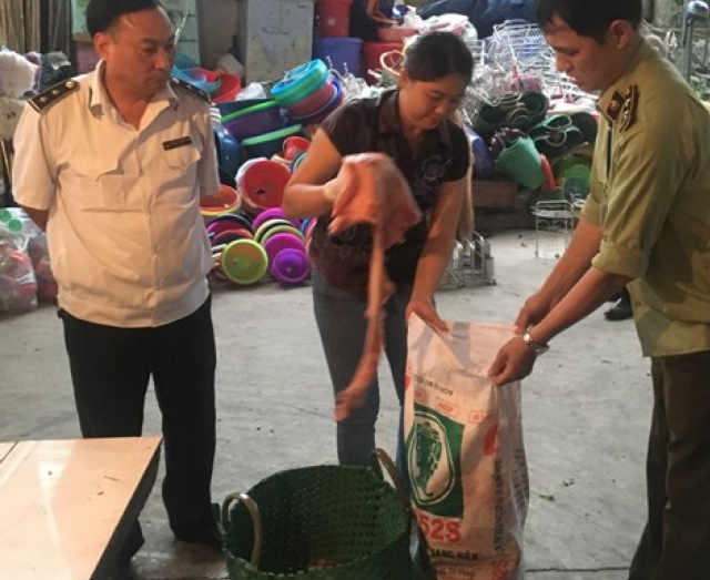 Phát hiện 33kg lợn chết bán tại chợ Tân Long