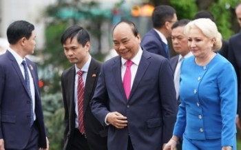 Thủ tướng Romania chủ trì lễ đón trọng thể Thủ tướng Nguyễn Xuân Phúc