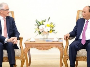 Thủ tướng Nguyễn Xuân Phúc tiếp Thủ hiến Vùng Flanders (Bỉ)