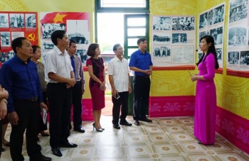 Triển lãm “Chủ tịch Hồ Chí Minh- Anh hùng giải phóng dân tộc Việt Nam, Nhà văn hóa kiệt xuất”
