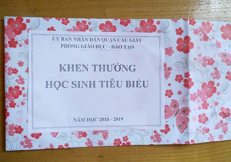 hoc sinh nhan phan thuong rong ruot phong gd dt gui thu xin loi